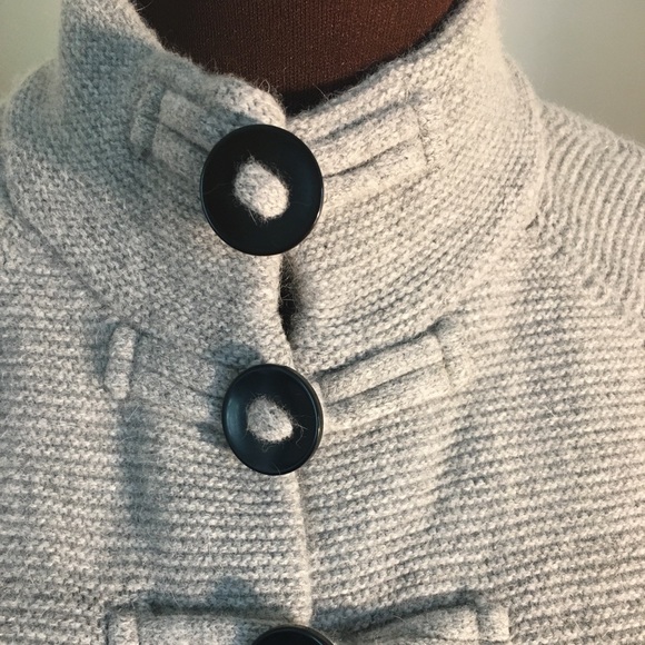 EUC Jones NY signature button cape w/sleeves - Picture 2 of 6